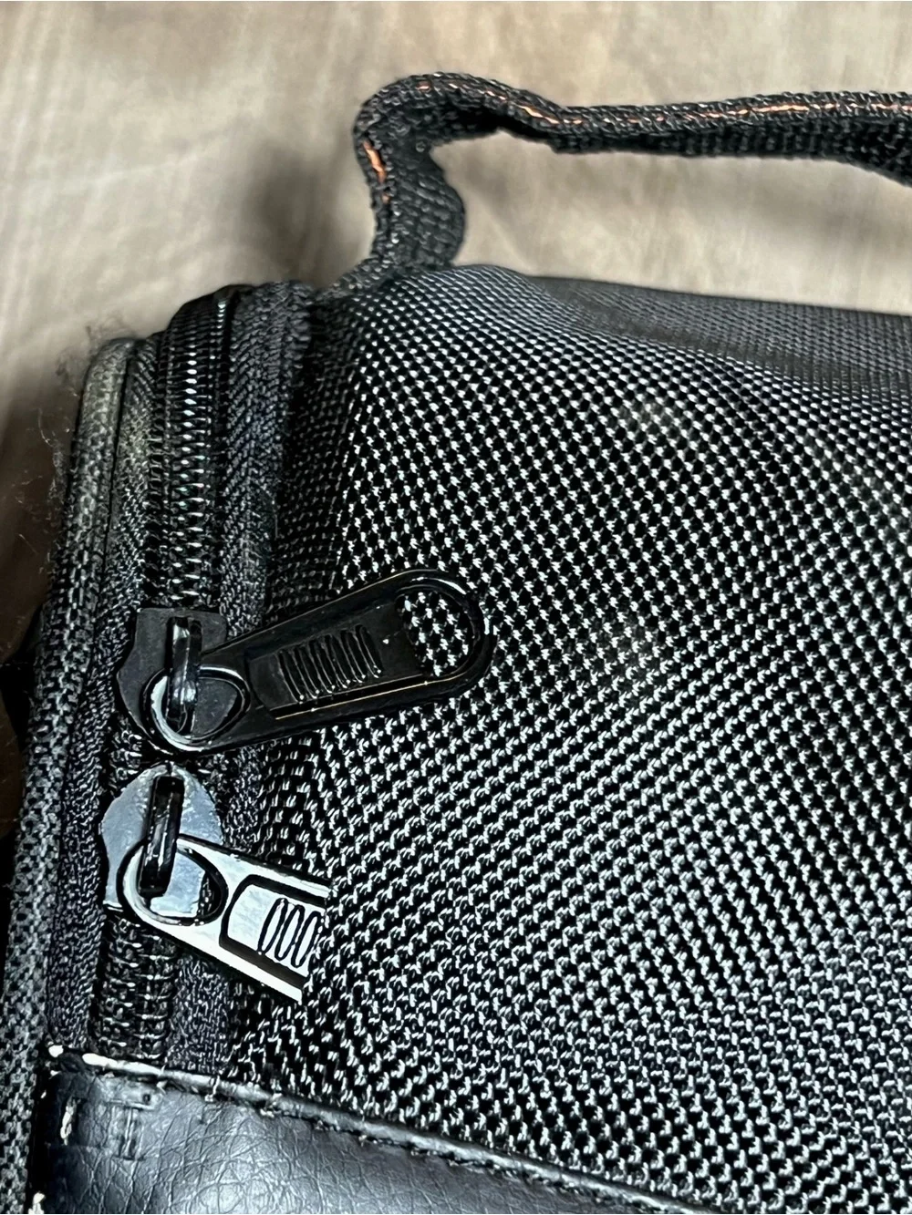 Black Nikon D Lenses Pyramid Case Used Carrying Zipper Pouch